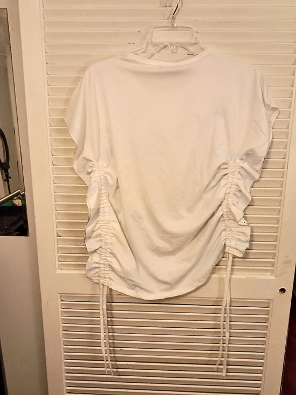 BRAVO Floral Graphic Short Sleeve Top White NWT - Picture 10 of 10